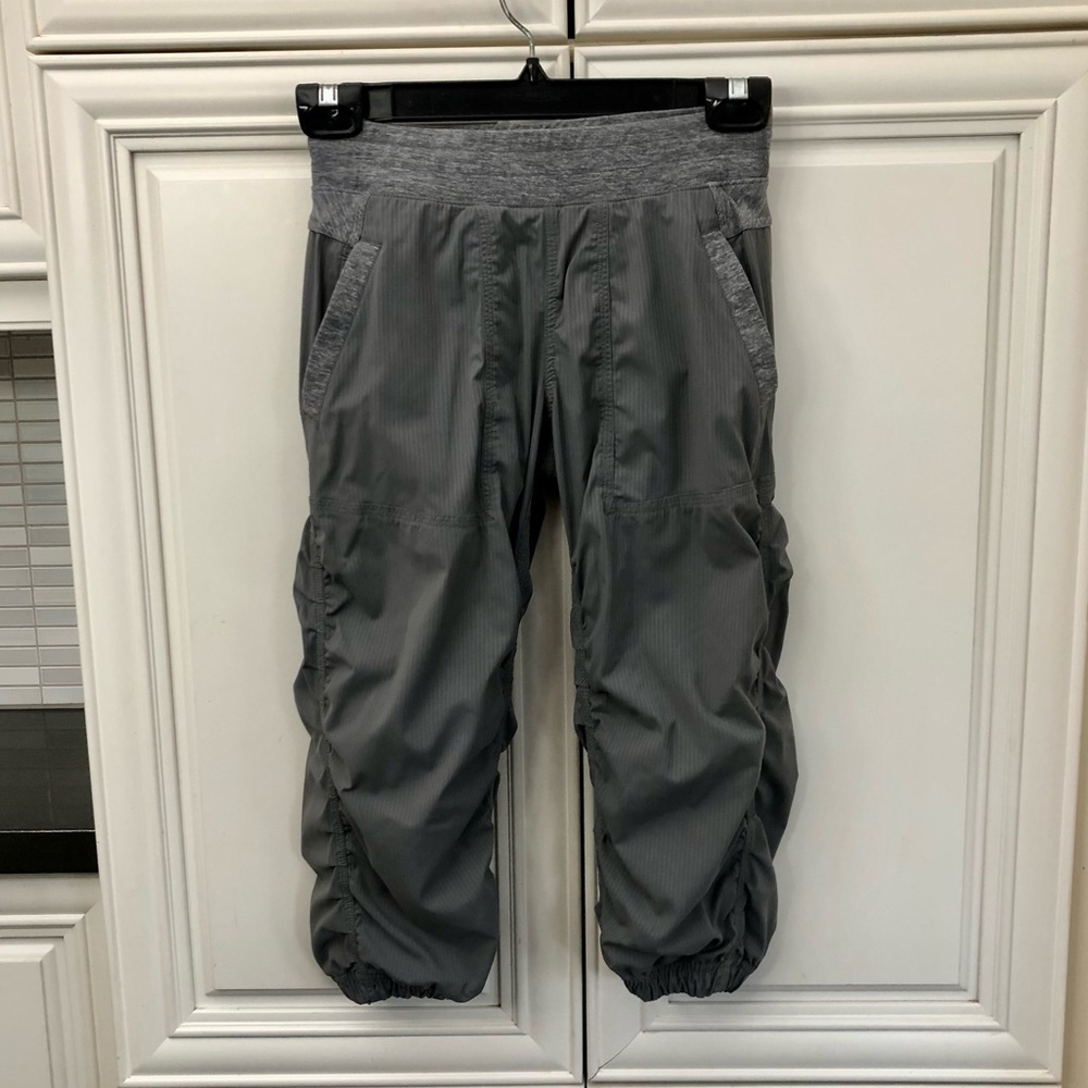 Ivivva by Lululemon Live to Move crop - Picture 2 of 11